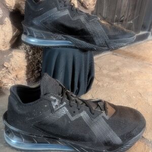 Nike Lebron XVIII Low Mens Shoes Rare Size 15 Color Triple Black Dark Zero